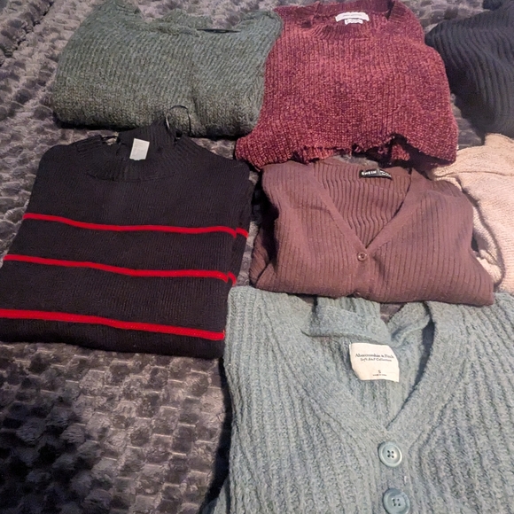 Assorted Sweater Collection - Picture 12 of 12